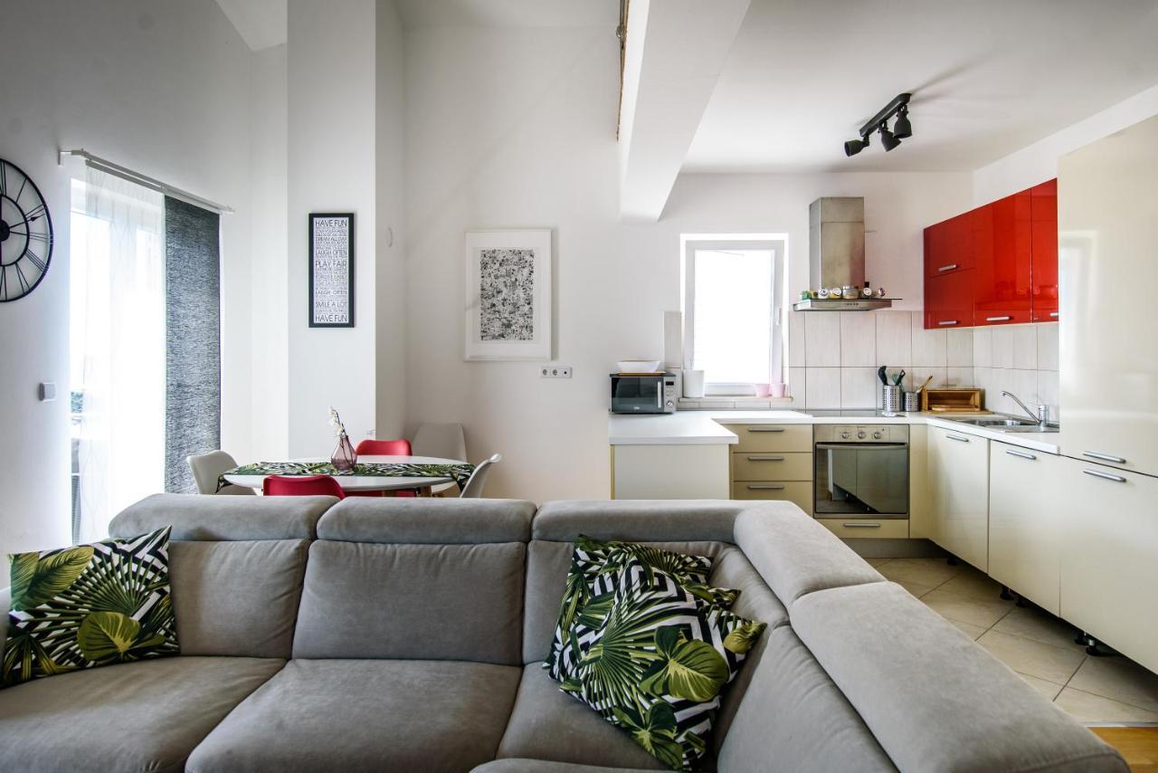 Apartma Summer Night By Duhomes *